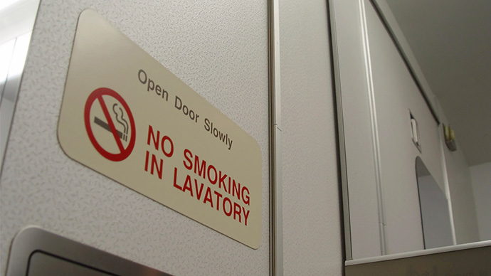 Seit Wann Darf Man Im Flugzeug Nicht Mehr Rauchen Flugzeugtoiletten-Check: Die 5 größten Mythen zum Geschäft über den Wolken