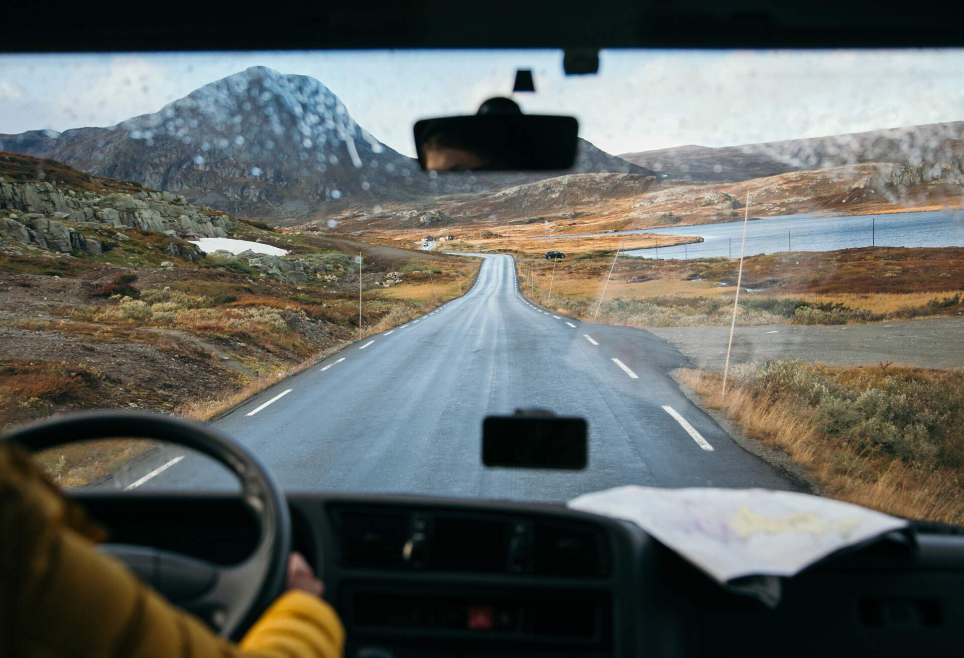 theme_person_car_camper_van_road_travel_mountains-shutterstock-portfolio_1871059972_universal_within-usage-period_80090