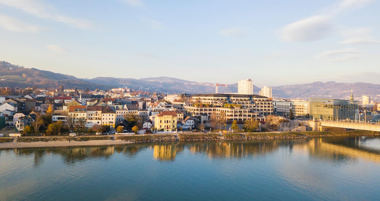 Billige Fluge Von Istanbul Ist Nach Linz Lnz Ab 228