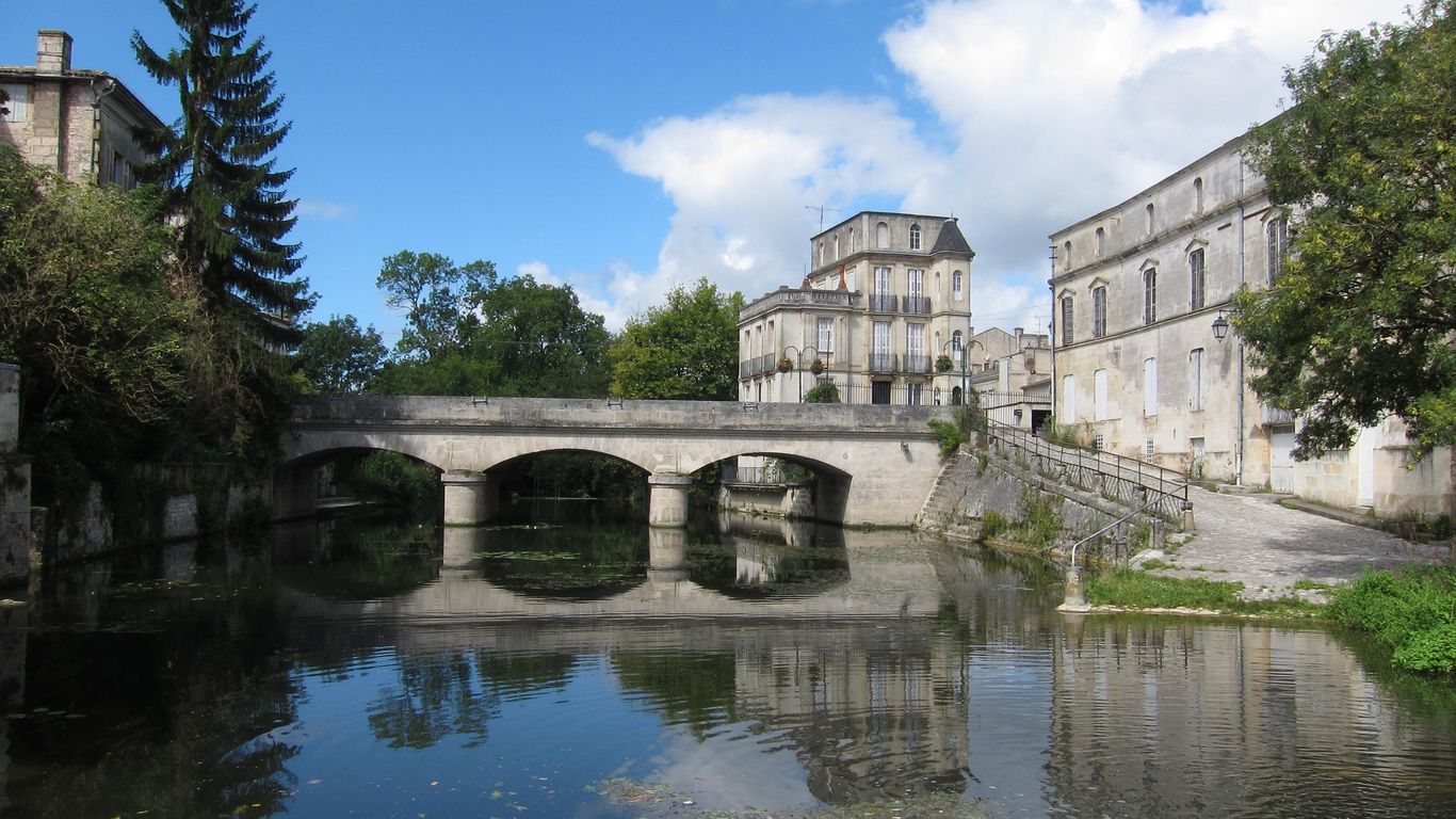 Günstige Hotels in Jonzac checkfelix