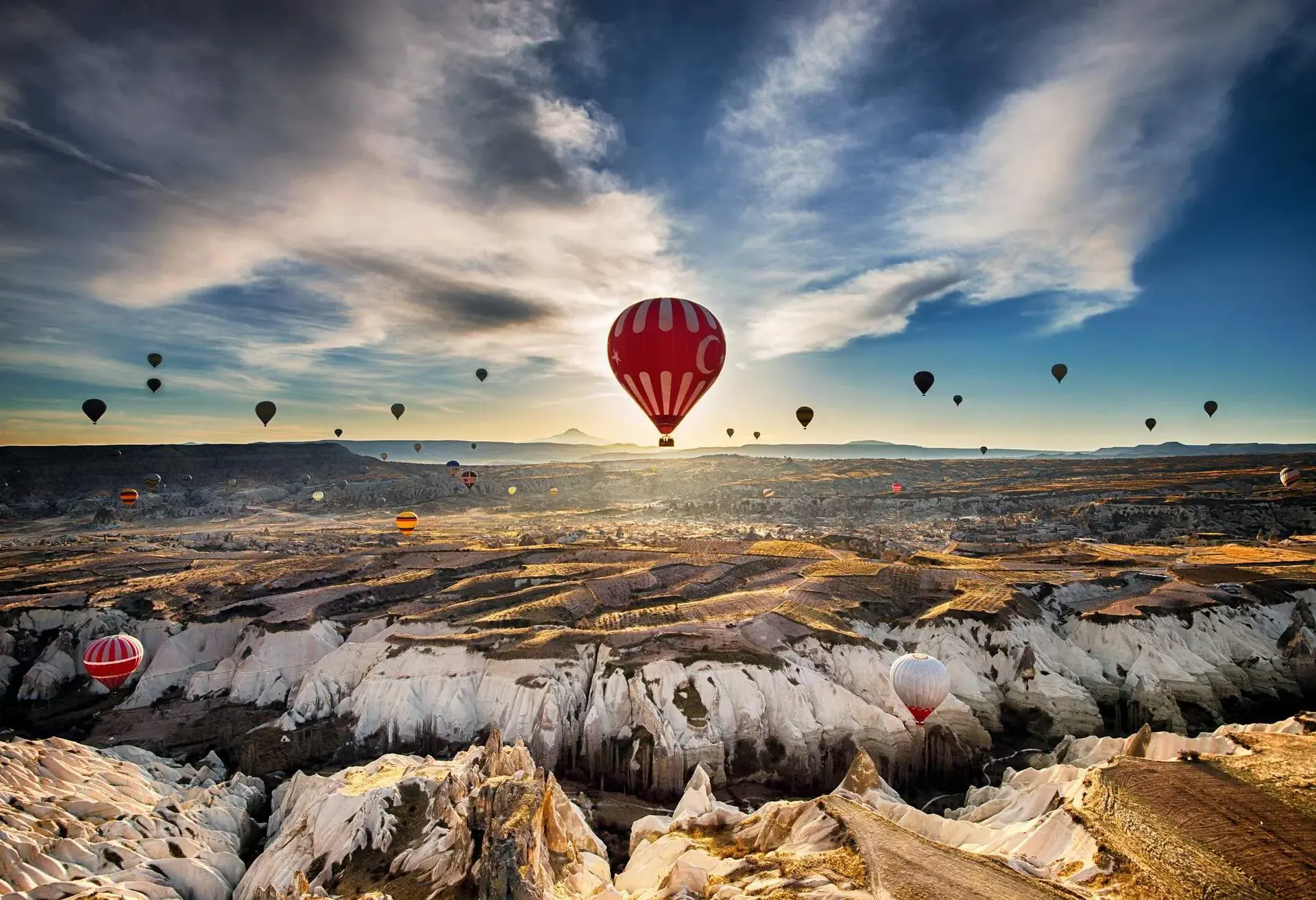 dest_turkey_goreme_cappadocia_hot-air-balloons_gettyimages-610276110