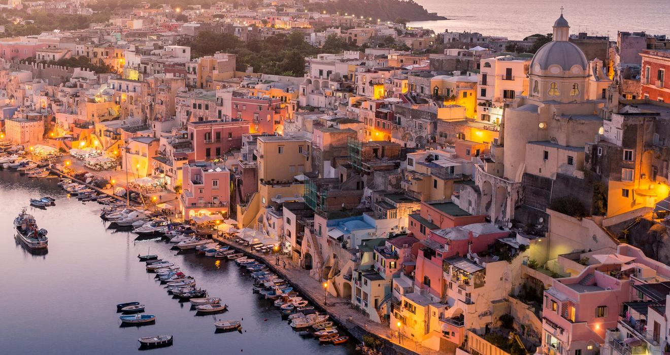 Billige Flüge von Wien (VIE) nach Neapel (NAP) ab € 9