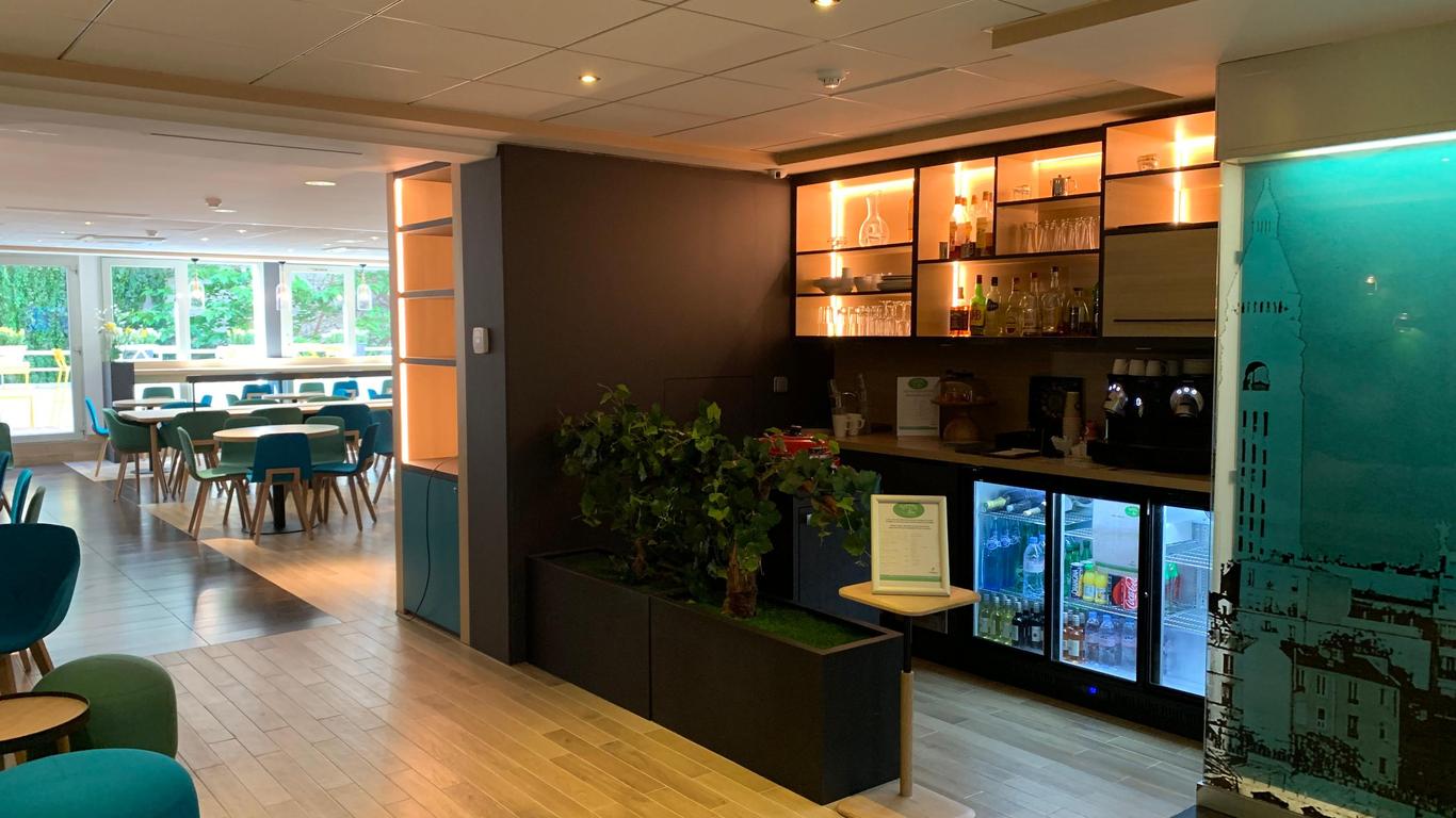 Holiday Inn Paris Montmartre, An IHG Hotel