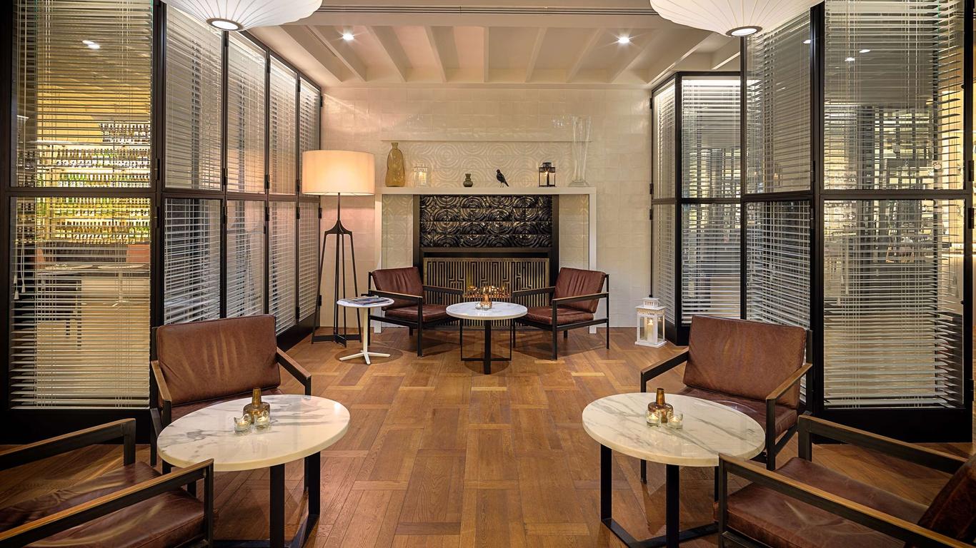 H10 Universitat Hotel