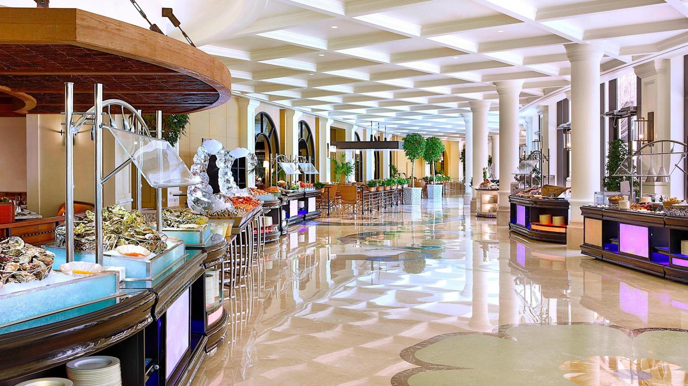 The Ritz-Carlton Abu Dhabi, Grand Canal