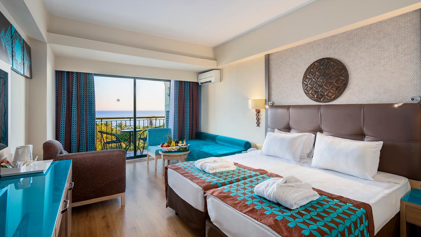 Azura Deluxe Resort & Aqua Sorgun