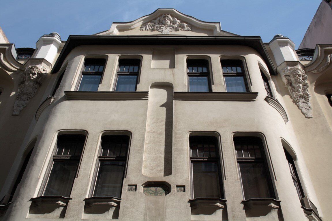 Gebäude
