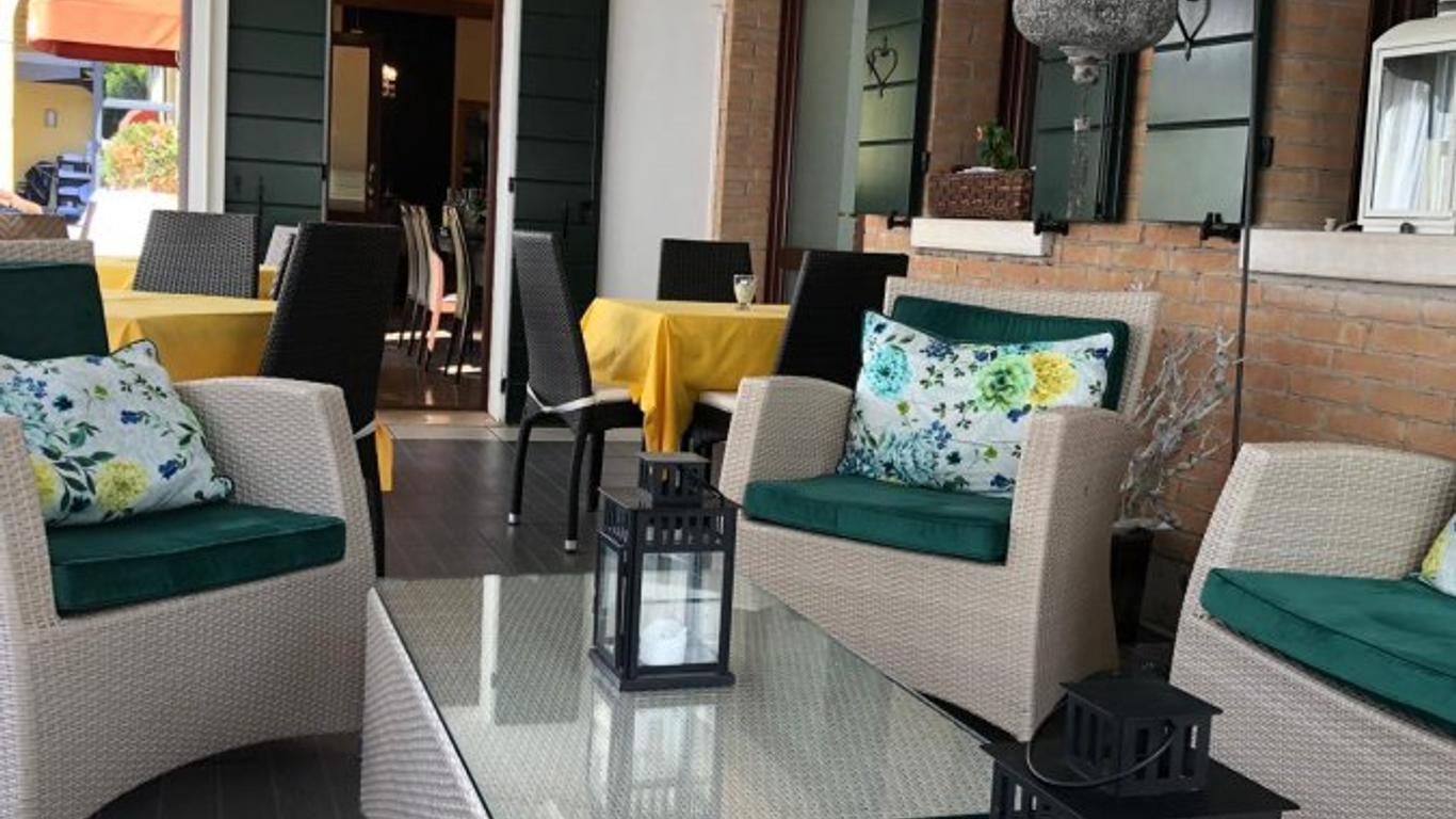 Hotel Venice Resort Airport